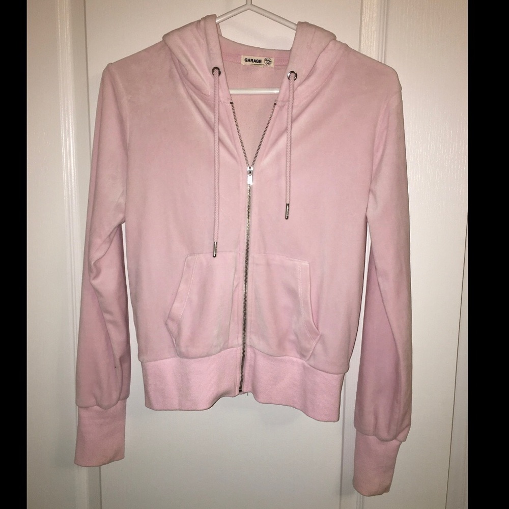Velvet light pink sweater.